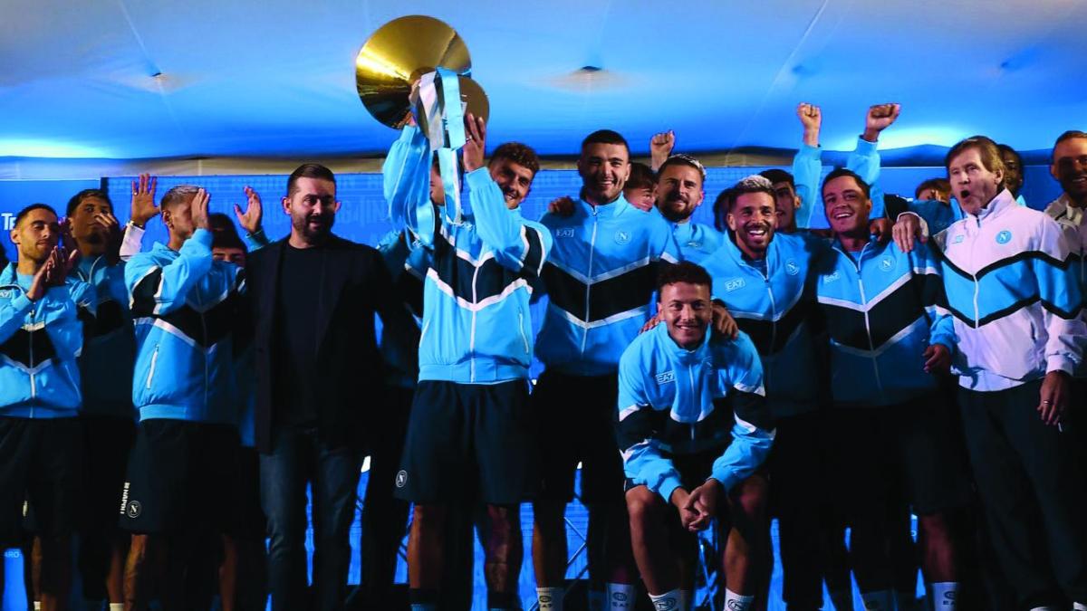 Dimaro, in 5.500 con la coppa dello scudetto. Conte: "Un dovere rendervi orgogliosi"
