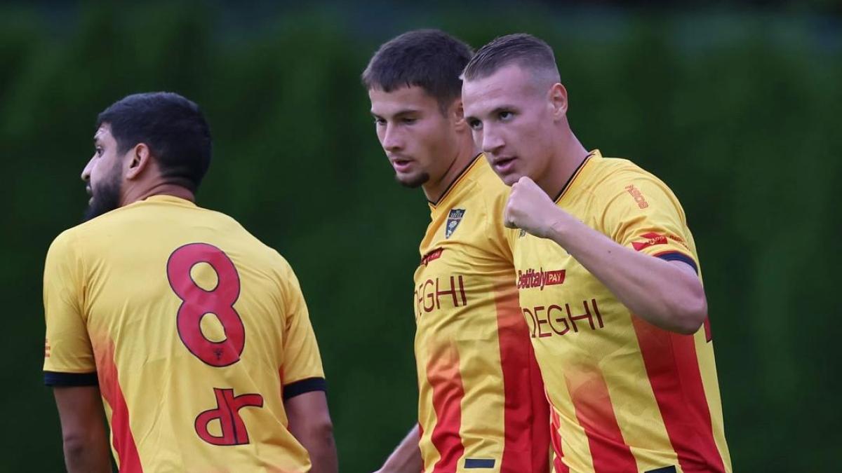 Lecce Milan: Allegri cerca subito il riscatto, Camarda sfida il passato Lecce Milan: Allegri cerca subito il riscatto, Camarda sfida il passato