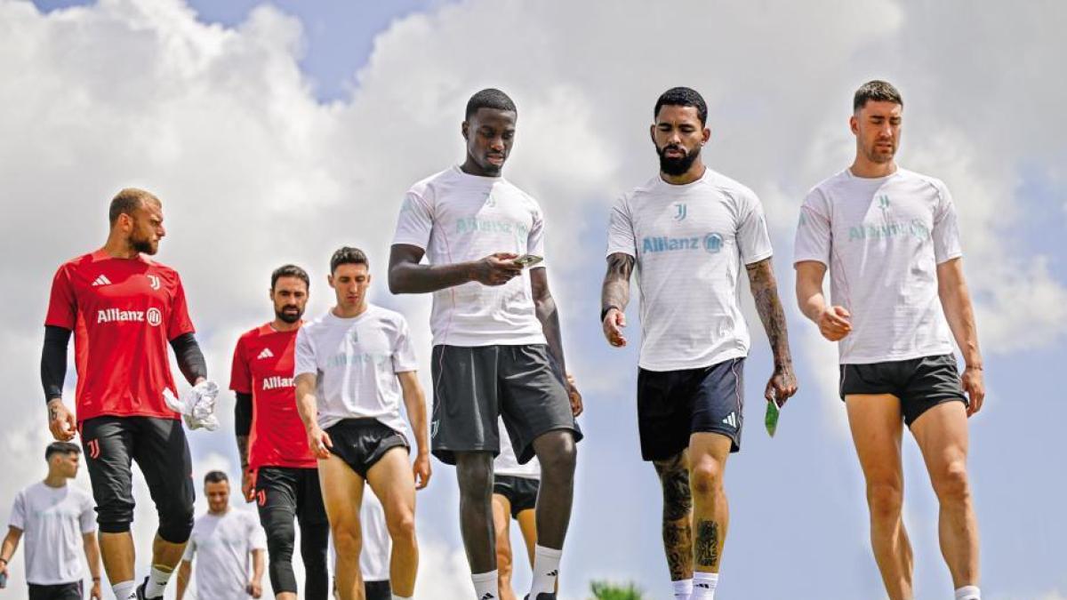 Juve, i signor no: così Douglas Luiz, Vlahovic e Weah bloccano il mercato. I nodi da sciogliere Juve, i signor no: così Douglas Luiz, Vlahovic e Weah bloccano il mercato. I nodi da sciogliere
