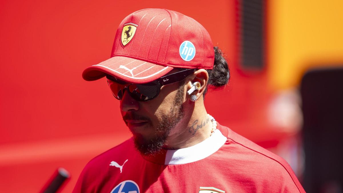 Hamilton shock: "Sono inutile. Credo che la Ferrari dovrebbe cambiare pilota" Hamilton shock: "Sono inutile. Credo che la Ferrari dovrebbe cambiare pilota"
