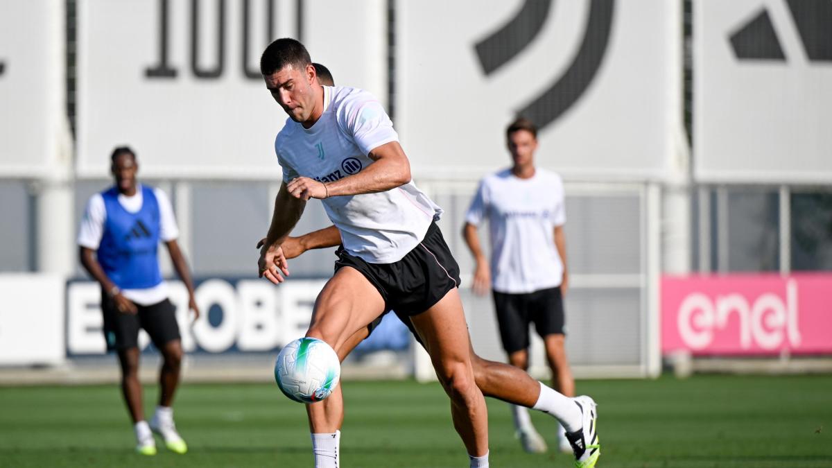 Vlahovic aspetta il Milan. Ma la Juventus aspetta un Vlahovic aspetta il Milan. Ma la Juventus aspetta un