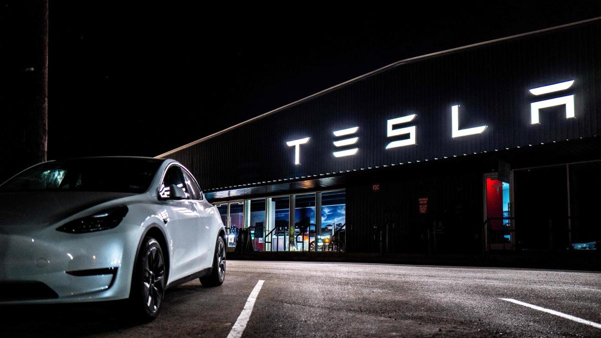 Tesla condannata a pagare 243 milioni per un incidente con l