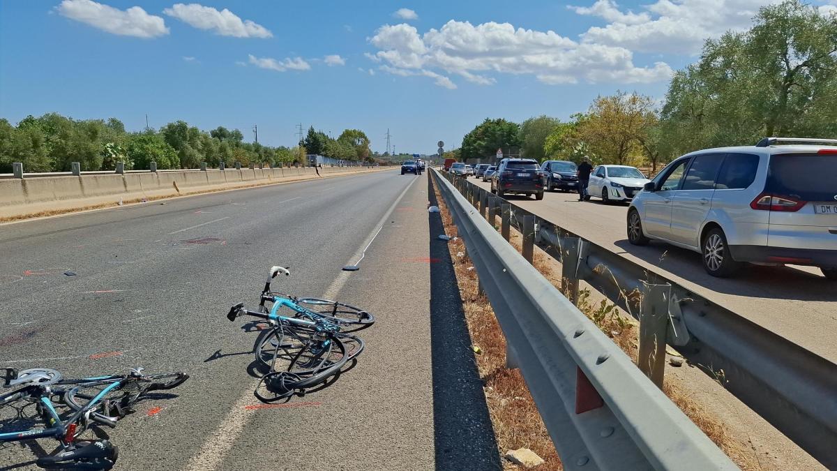 Morti tre ciclisti investiti da un Morti tre ciclisti investiti da un