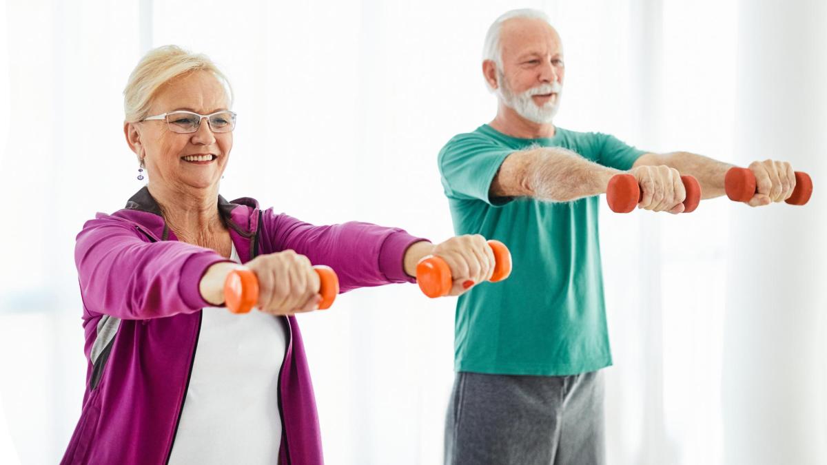 Cinque buoni motivi per fare pesi dopo i 50 anni