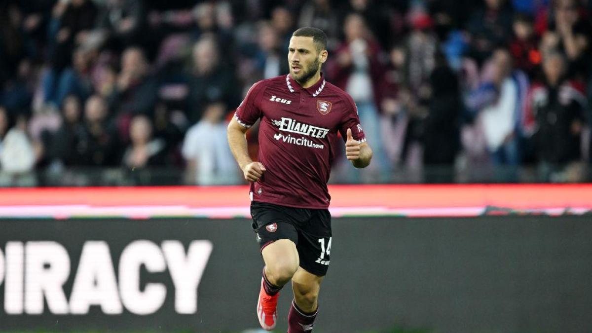 striscia di gaza da cancellare i tifosi contro l ex salernitana weissman salta il trasferimento