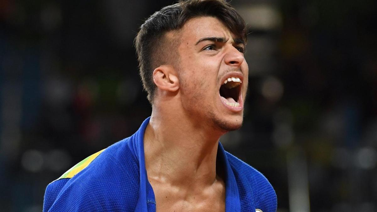 Basile: "Vi siete dimenticati di me. Ho rischiato di diventare tetraplegico, ora torno al top per mio fratello" Basile: "Vi siete dimenticati di me. Ho rischiato di diventare tetraplegico, ora torno al top per mio fratello"
