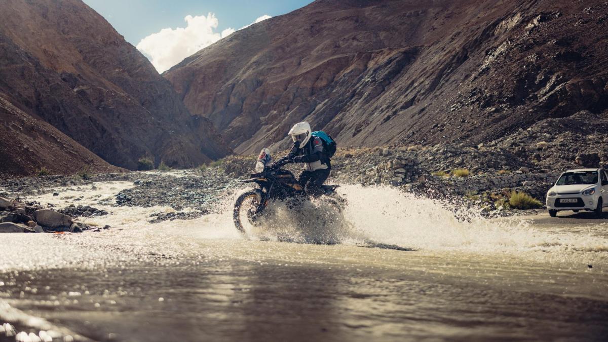 royal enfield himalayan 450 stress test in alta quota