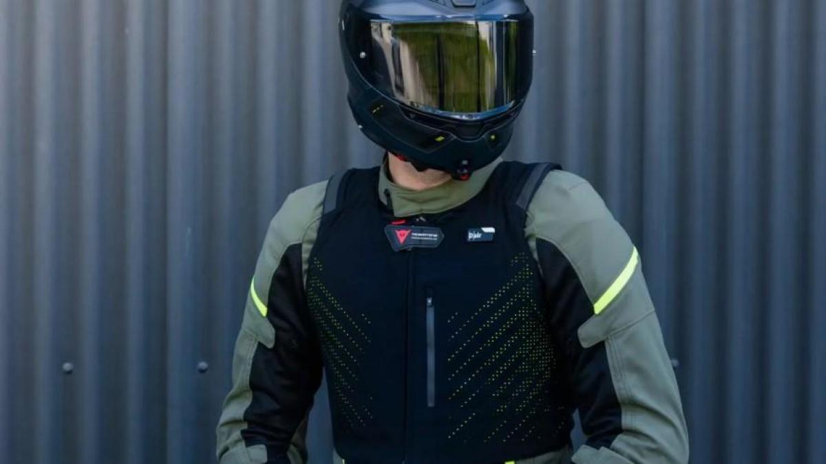 d air di dainese l airbag da moto 232 anche una scatola nera