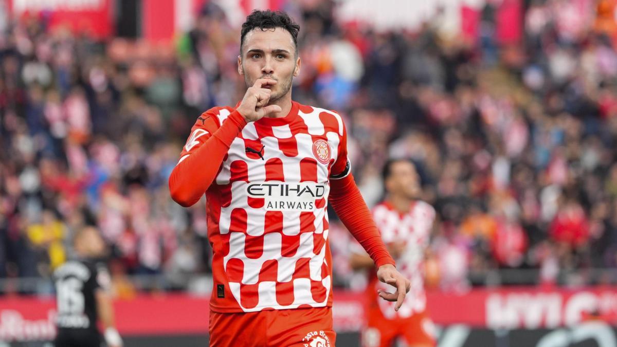 juve uno tra arnau martinez e molina per la fascia e l atletico si informa su vlahovic
