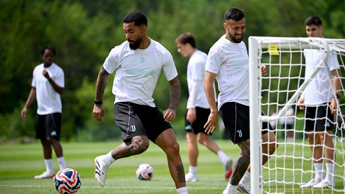 juve si sbloccano le uscite douglas e nico riportano kolo muani a torino ore decisive