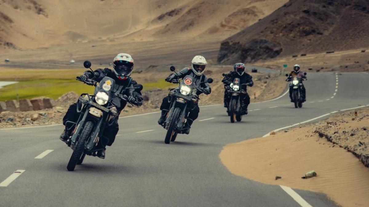 in moto sull himalaya per 1500 km con la royal enfield
