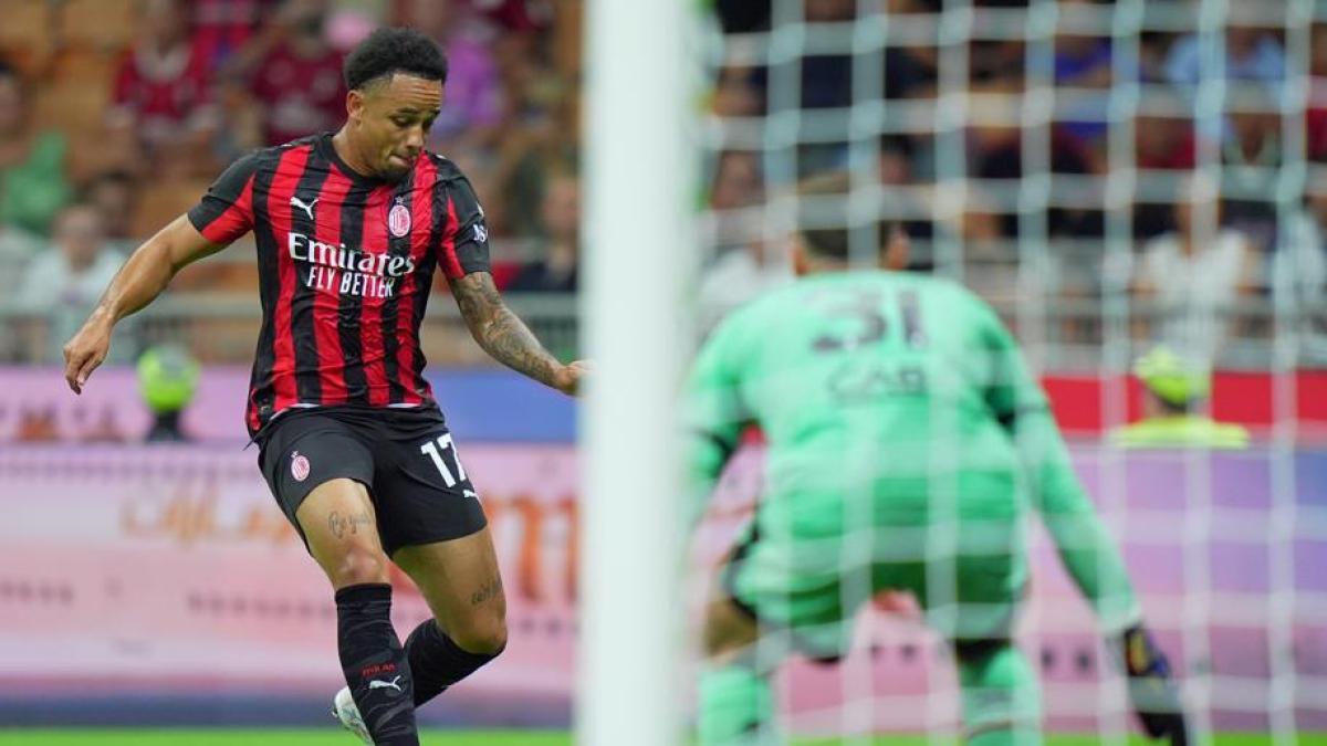 okafor leeds affare verso la chiusura al milan 20 milioni