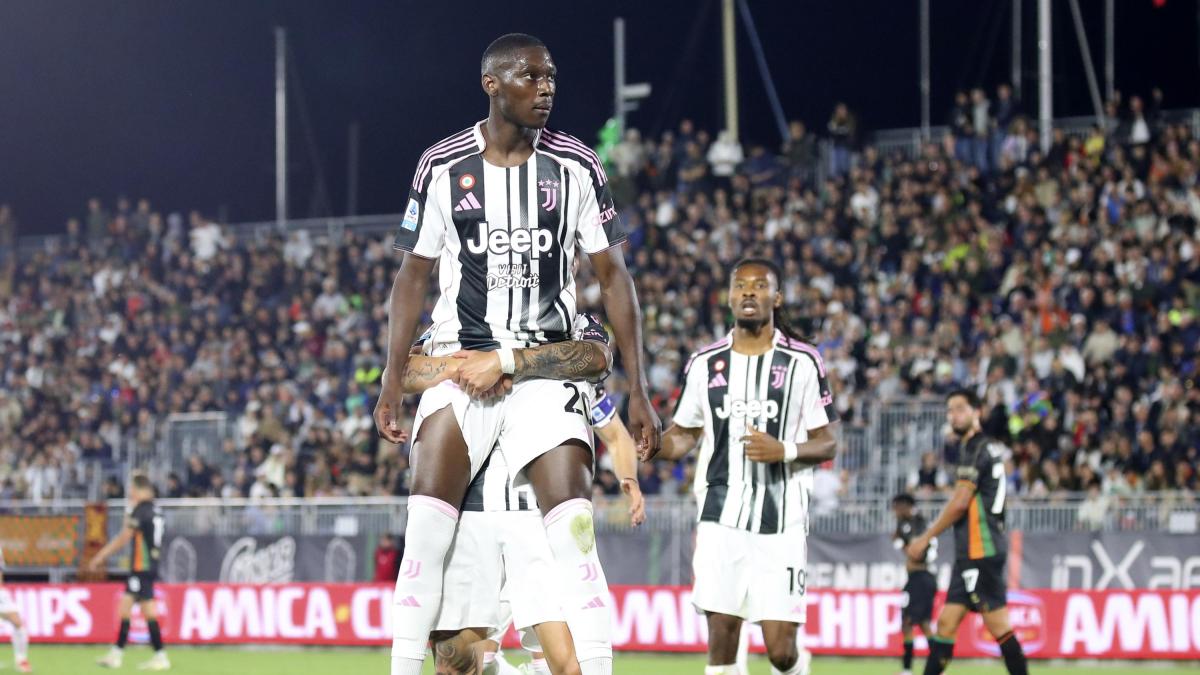 juve svolta per kolo muani douglas luiz al nottingham sblocca il centravanti