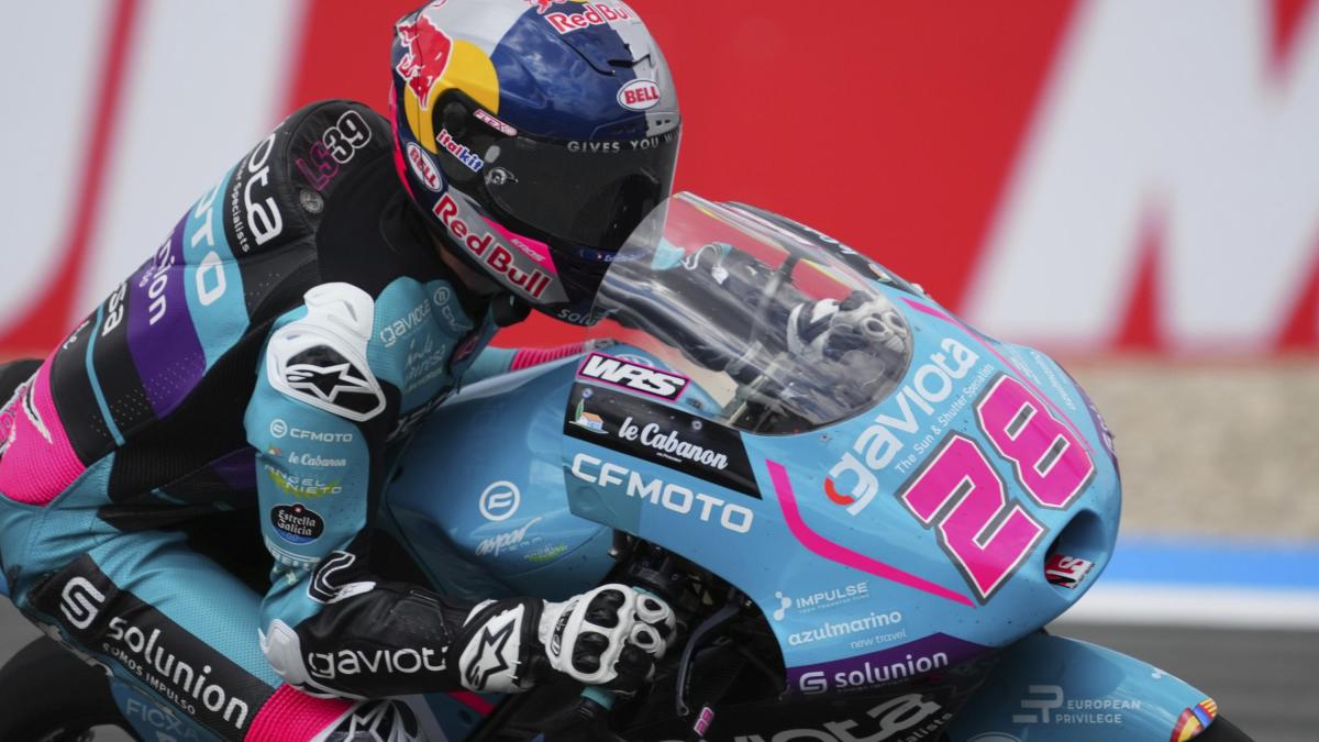 Moto3 Ungheria, magia Quiles: piega Perrone sul traguardo. Caduto Pini Moto3 Ungheria, magia Quiles: piega Perrone sul traguardo. Caduto Pini