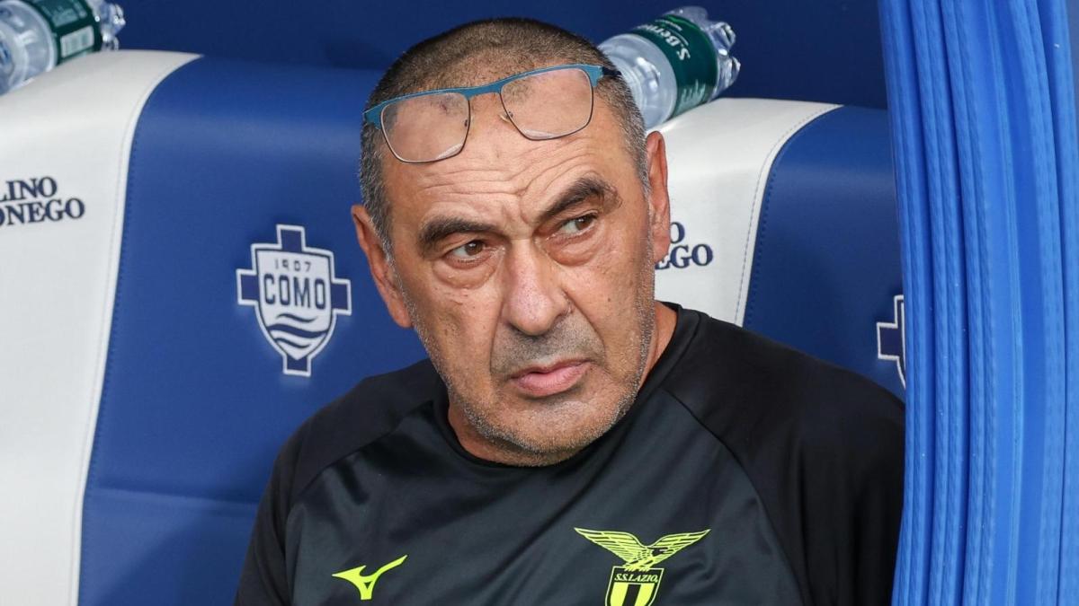 Sarri: "A Como Lazio da Serie C. Se la squadra non è adatta a me, ha sbagliato chi mi ha chiamato" Sarri: "A Como Lazio da Serie C. Se la squadra non è adatta a me, ha sbagliato chi mi ha chiamato"