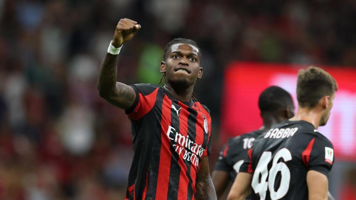 milan finalmente leao andr224 in panchina contro il napoli