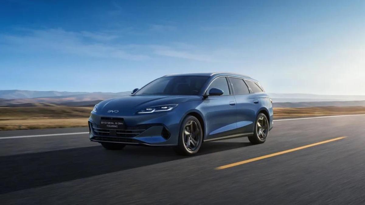 Byd Seal 6 DM i Touring: la familiare ibrida plug in si presenta al Salone di Monaco Byd Seal 6 DM i Touring: la familiare ibrida plug in si presenta al Salone di Monaco