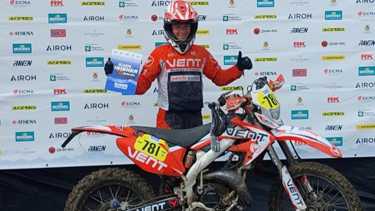 a 15 anni nell enduro six days mattia cagnoni primo tra i piloti su moto 50cc