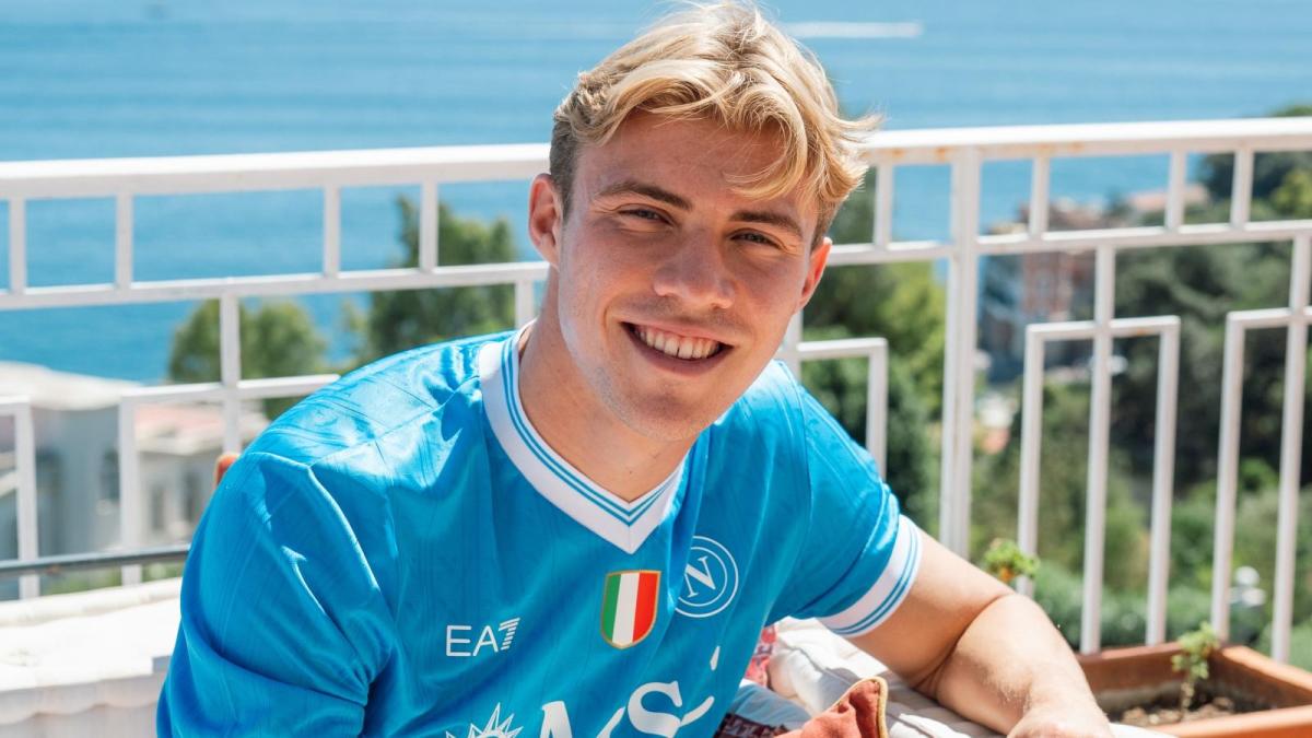 conte lo stratega quante idee per il napoli che cambia con i big all attacco attorno a hojlund