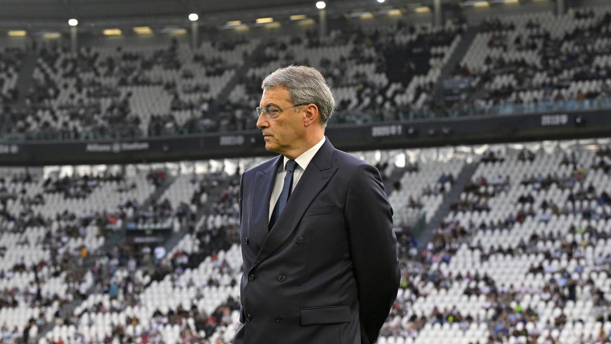 Chi gioca davanti? Perché sono rimasti 5 giocatori in scadenza? Cinque domande al mercato della Juve Chi gioca davanti? Perché sono rimasti 5 giocatori in scadenza? Cinque domande al mercato della Juve