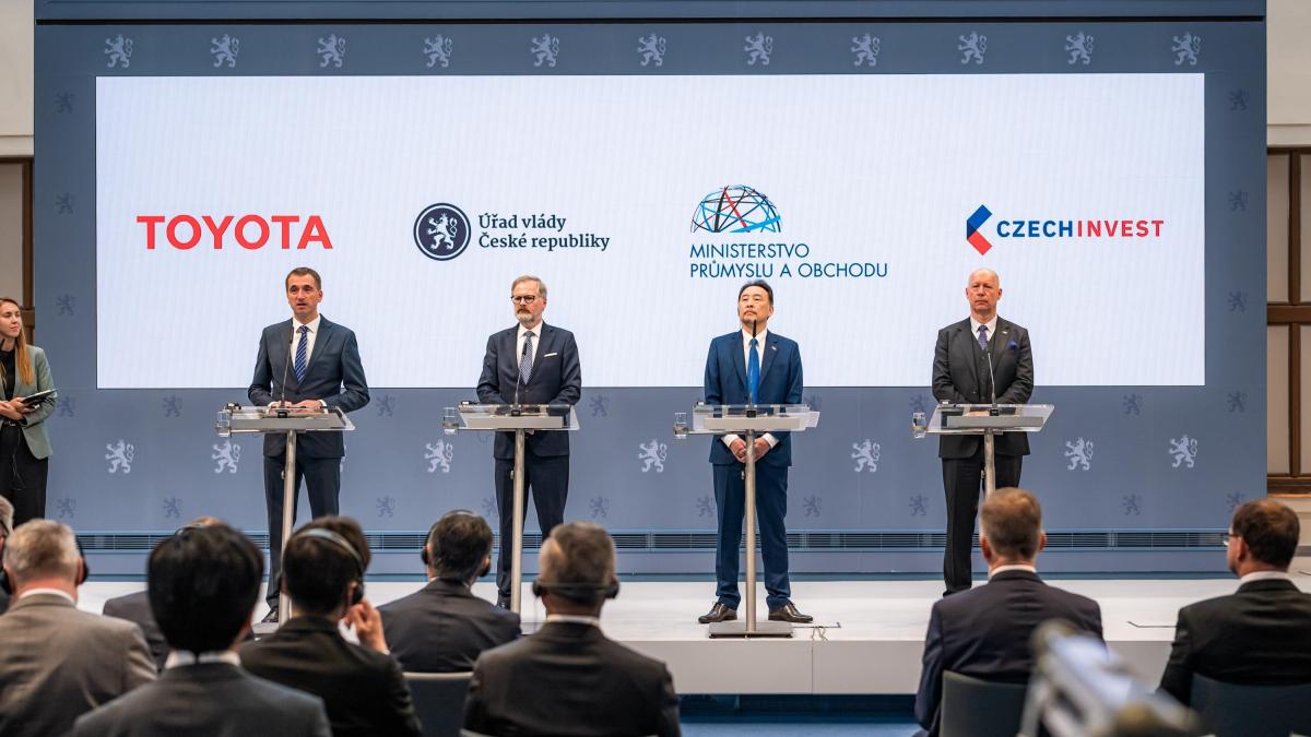 Toyota: la nuova auto elettrica verrà prodotta in Europa Toyota: la nuova auto elettrica verrà prodotta in Europa