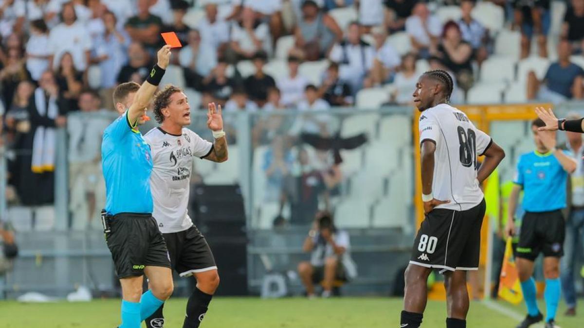 Piovono rossi: la Serie B è il torneo con più espulsi tra i top campionati d Piovono rossi: la Serie B è il torneo con più espulsi tra i top campionati d