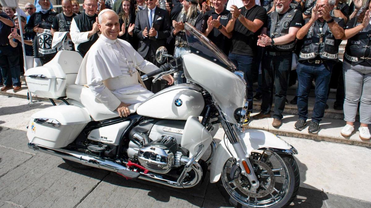 bmw r 18 come 232 fatta la cruiser firmata da papa leone xiv
