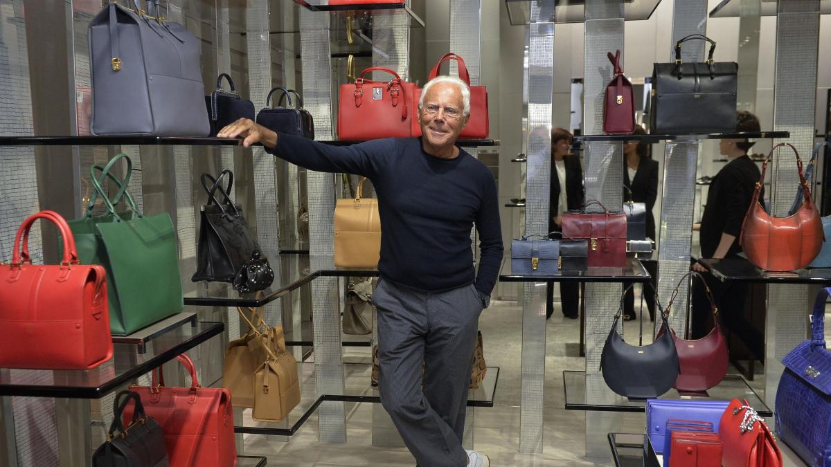 Armani come Cruijff, giacche morbide e calcio morbido per fare la rivoluzione Armani come Cruijff, giacche morbide e calcio morbido per fare la rivoluzione
