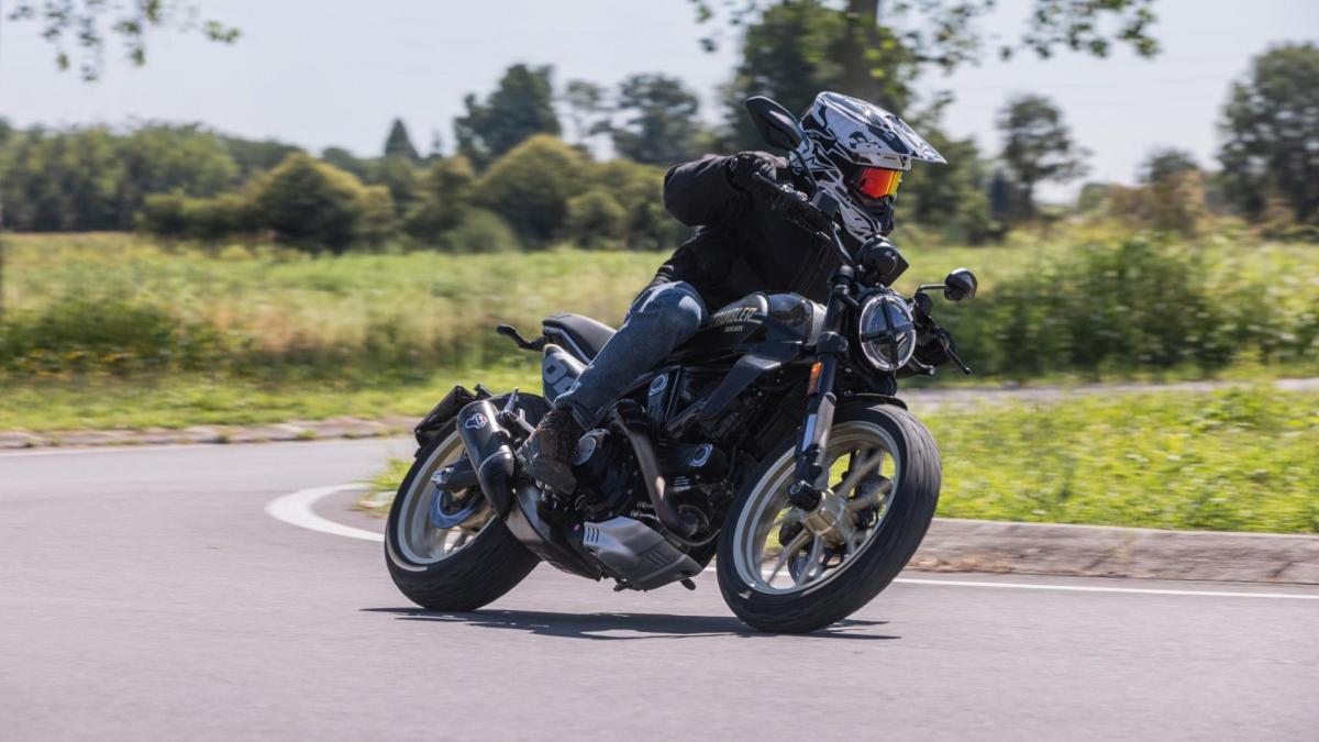 Ducati Scrambler Full Throttle: per divertirsi su strada e fuori