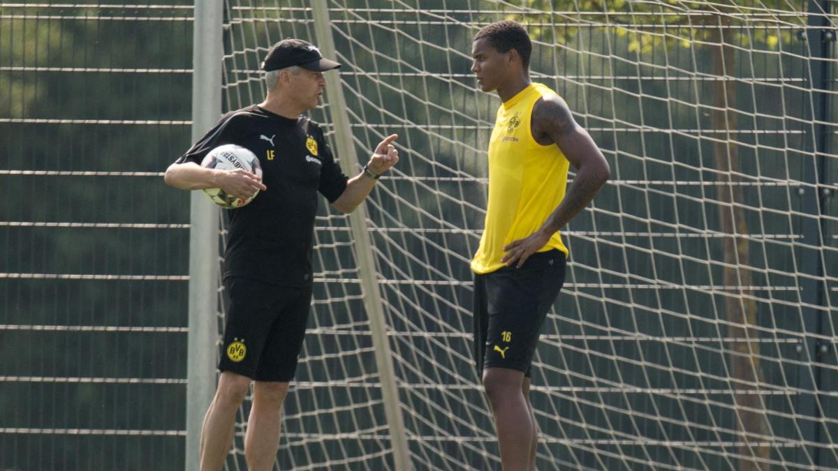 Favre: "Inter, ti spiego il mio Akanji. Con lui in campo hai un computer, e a fine allenamento..." Favre: "Inter, ti spiego il mio Akanji. Con lui in campo hai un computer, e a fine allenamento..."