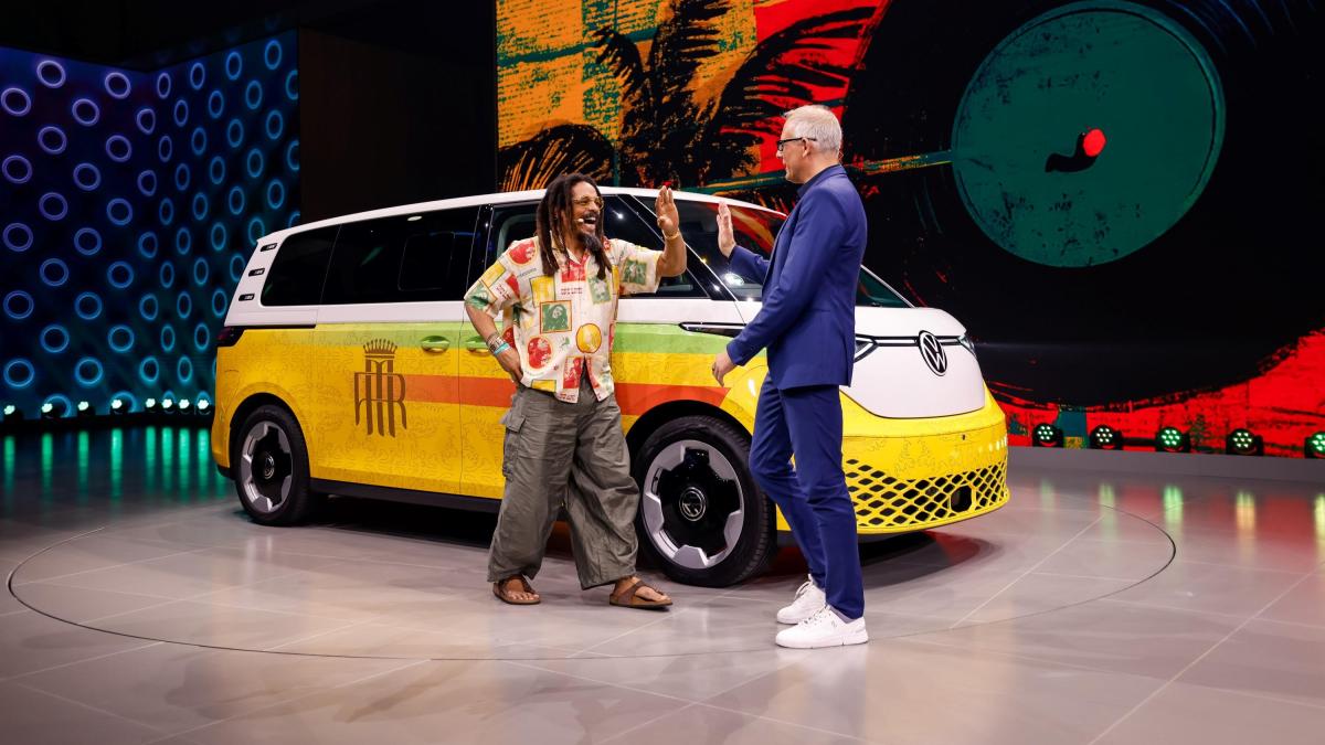 Volkswagen: svelato un ID. Buzz speciale disegnato per il figlio di Bob Marley Volkswagen: svelato un ID. Buzz speciale disegnato per il figlio di Bob Marley