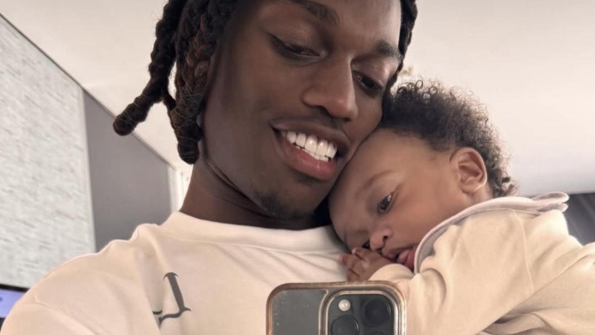 Leao dai suoi gemellini in Portogallo. Che belle le foto di Rafa papà nella sosta Leao dai suoi gemellini in Portogallo. Che belle le foto di Rafa papà nella sosta