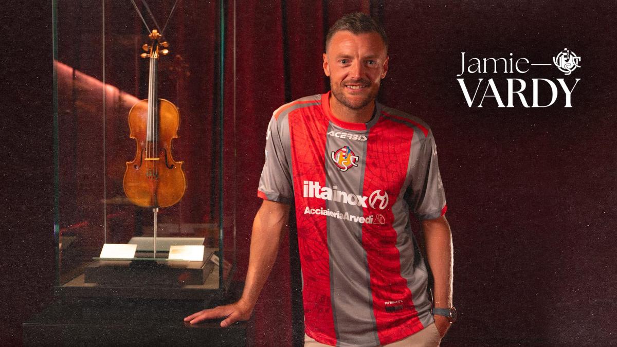 Vardy si prende la Cremonese: "Nicola mi ha convinto, la città è fantastica e io sono felice" Vardy si prende la Cremonese: "Nicola mi ha convinto, la città è fantastica e io sono felice"