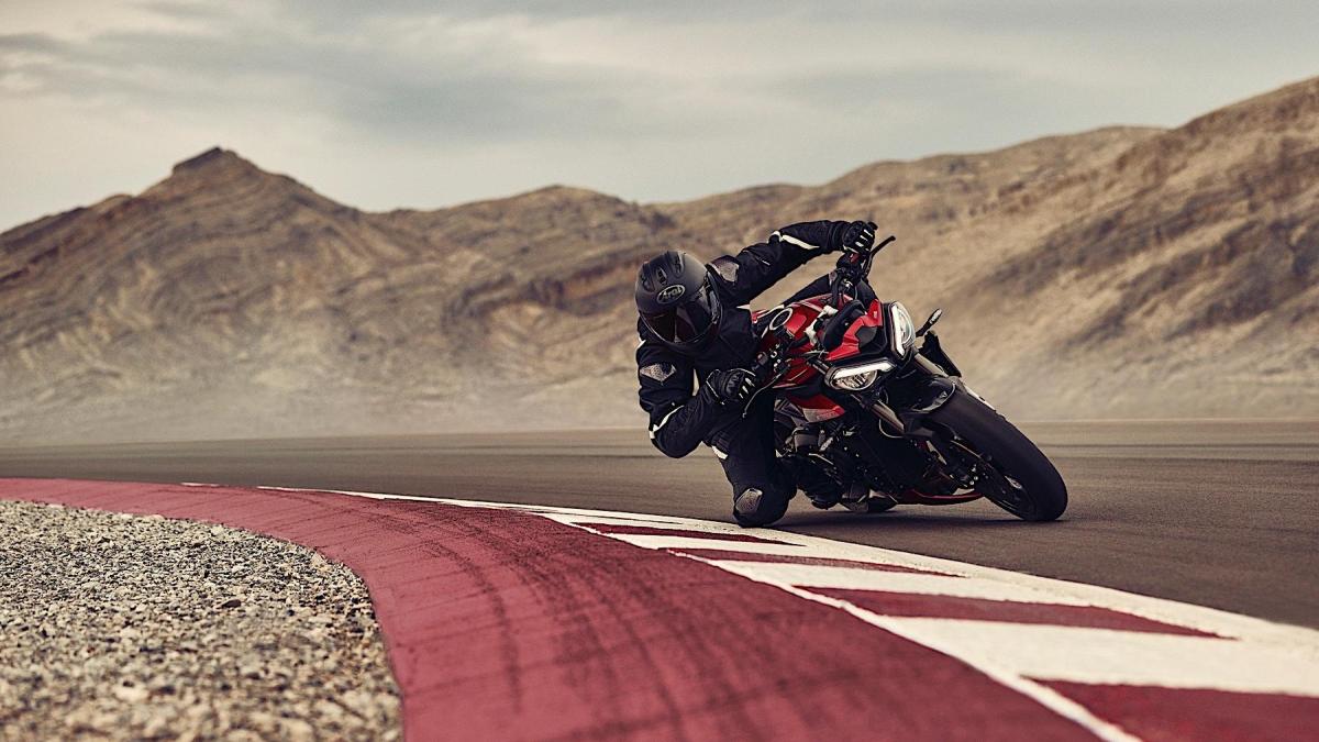 Triumph Motorcycles: in pista a Vallelunga con la Triple Track Experience