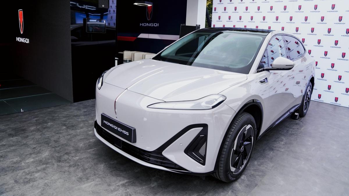 Hongqi pronta all