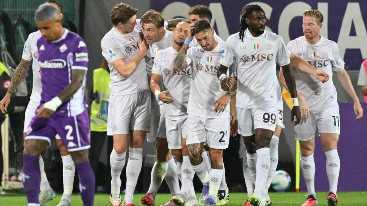 Il solito De Bruyne, Hojlund fa subito gol: Fiorentina stesa in 14
