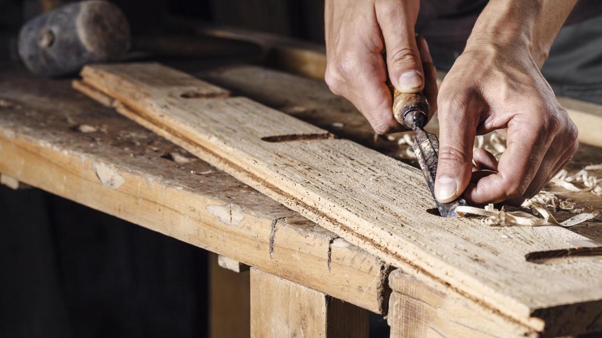 Infortuni alle mani: i lavori più usuranti e come curarli con la chirurgia mininvasiva