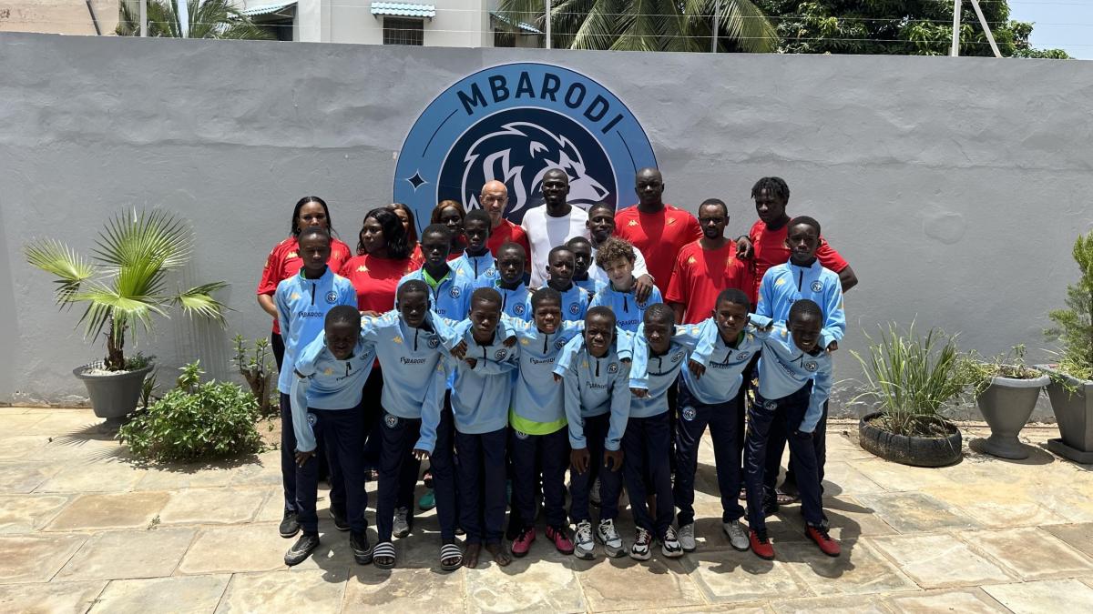 A scuola da Koulibaly: "La possibilità di sognare per chi è rimasto in Senegal" A scuola da Koulibaly: "La possibilità di sognare per chi è rimasto in Senegal"