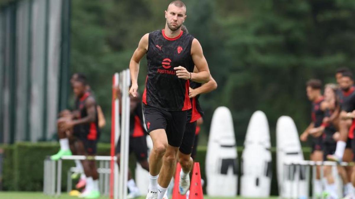 Milan, Pavlovic verso il recupero. Tra Udinese e Lecce, Allegri studia due formazioni