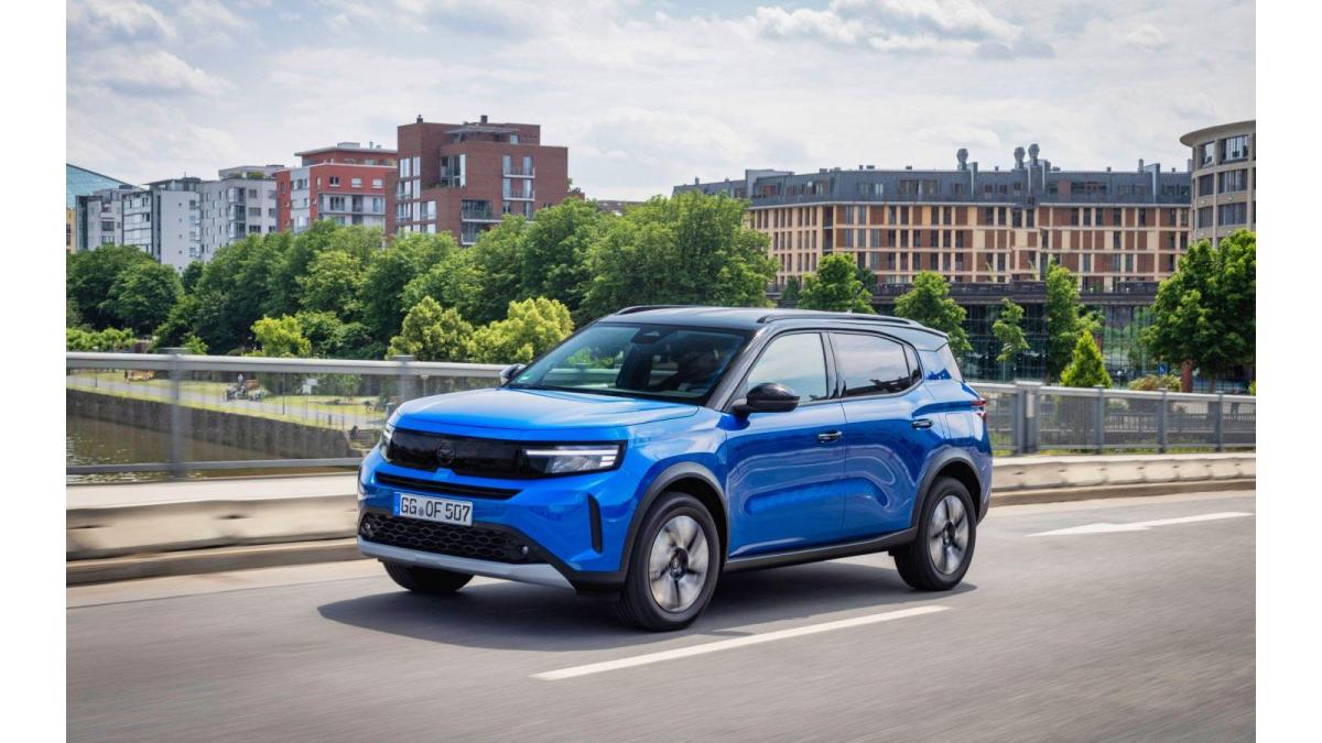 Debutta la Opel Frontera sette posti: dati e prezzi