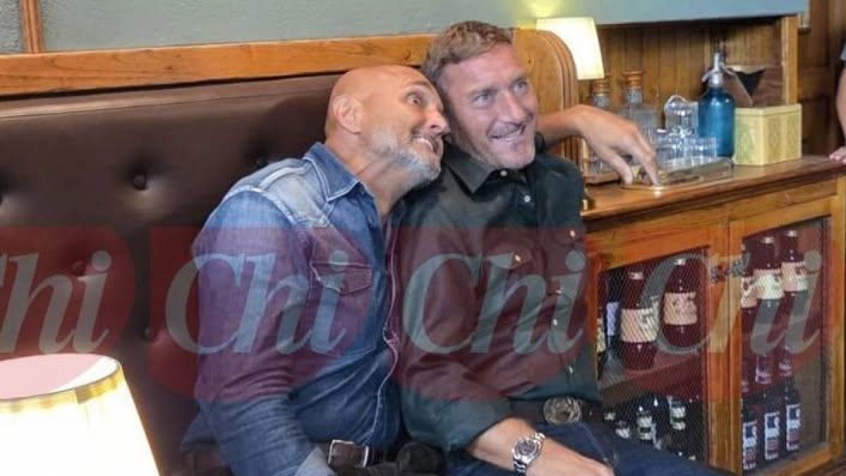 Totti Spalletti, scoppia la pace... grazie a uno spot pubblicitario. E Roma si divide Totti Spalletti, scoppia la pace... grazie a uno spot pubblicitario. E Roma si divide