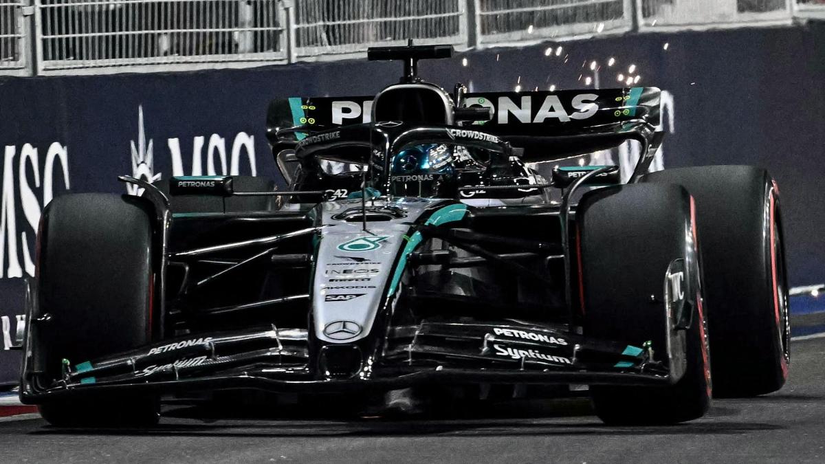 LIVE F1 Singapore, alle 14 la gara: Russell dalla pole. Hamilton 6°, Leclerc 7°