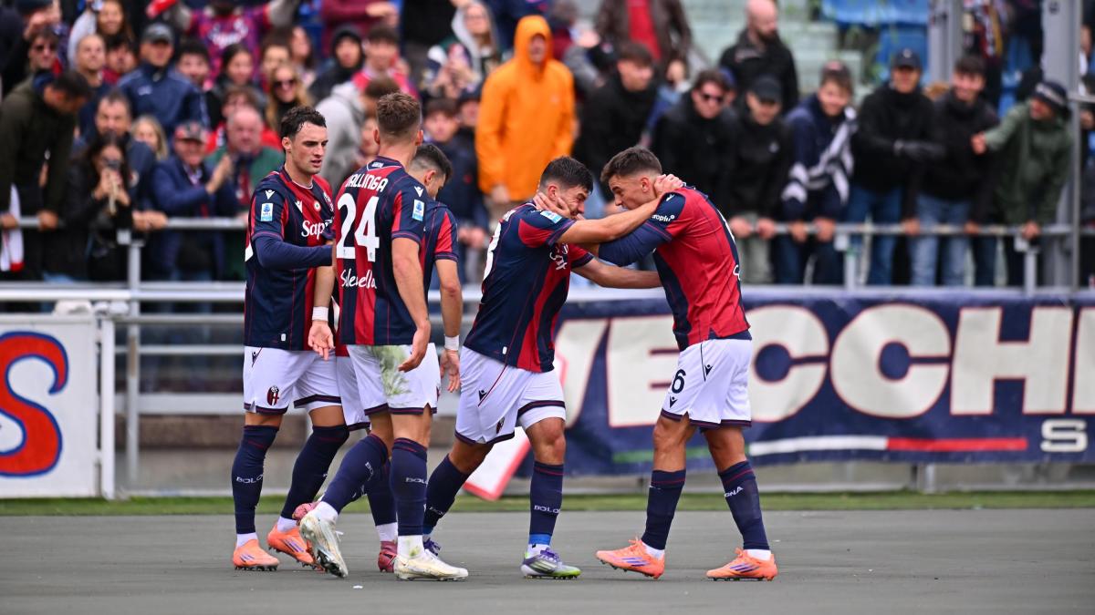 Pisa in dieci, il Bologna fa poker. Show del neo azzurro Cambiaghi