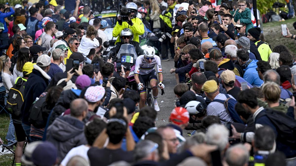 Pogacar, il Mondiale non gli basta: domina anche l