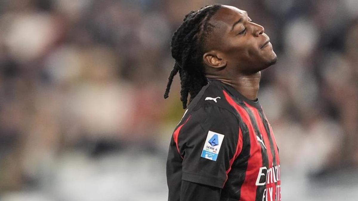 Leao non gira e da centravanti sbaglia tutto: anche al fantacalcio può essere un rischio Leao non gira e da centravanti sbaglia tutto: anche al fantacalcio può essere un rischio