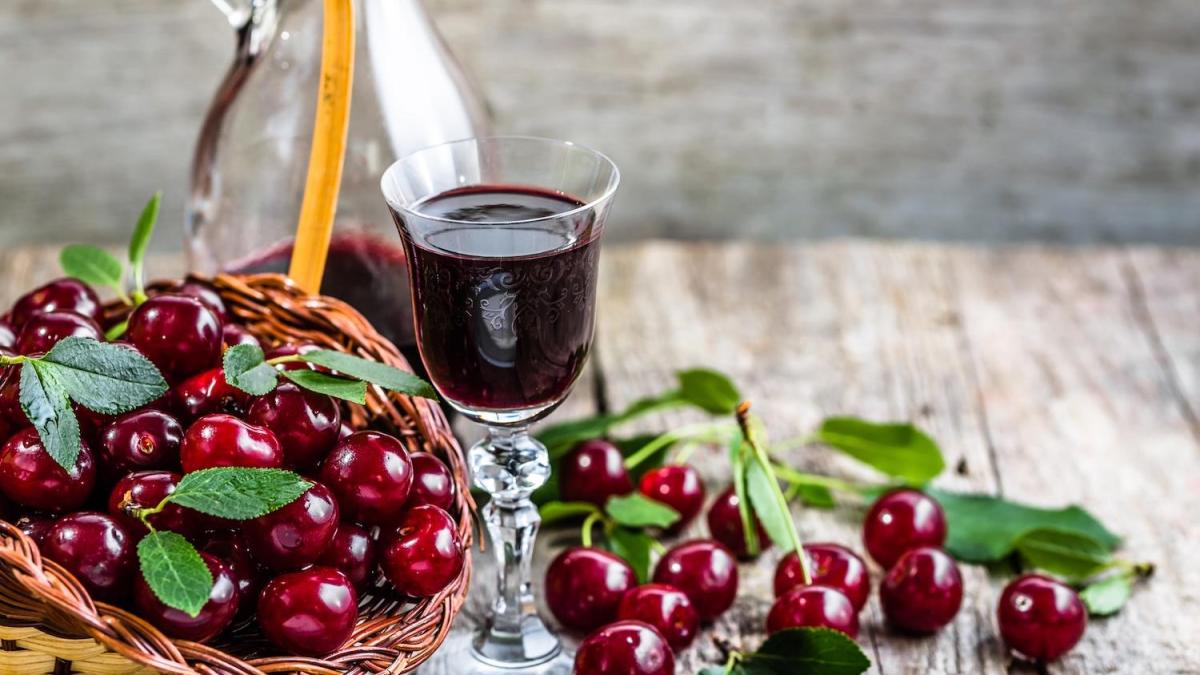Il succo di amarene un toccasana per dormire bene? Ecco la verità Il succo di amarene un toccasana per dormire bene? Ecco la verità
