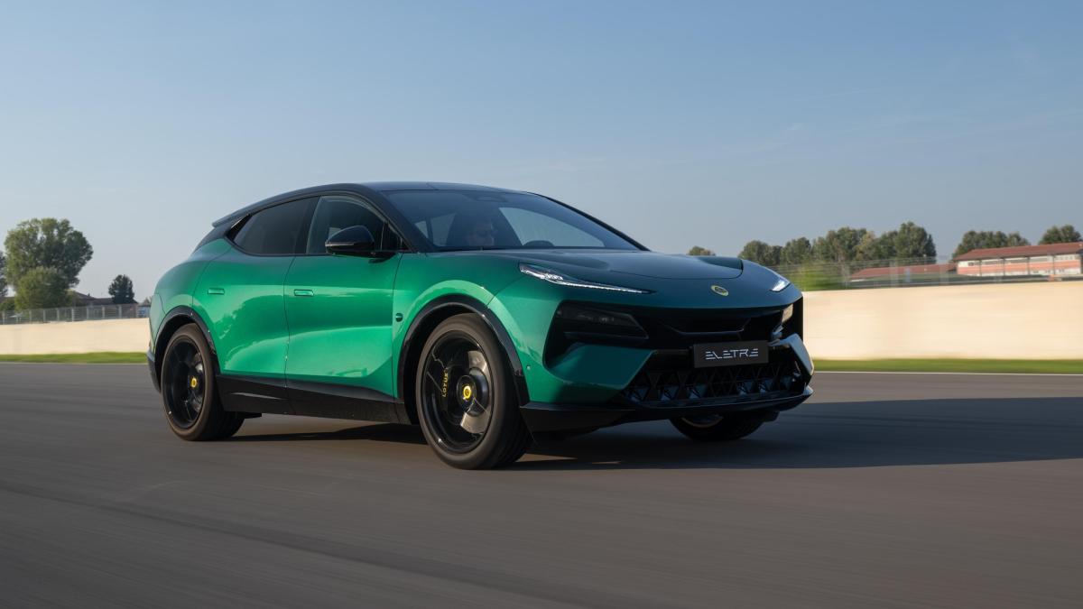 Lotus Eletre ibrida plug-in: caratteristiche e disponibilità