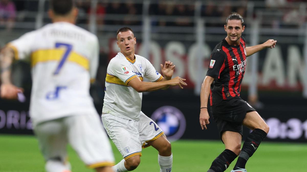 Camarda gol, Chukwueze stenta, i gialli di Jimenez... Milan, i 12 prestiti tra top e flop Camarda gol, Chukwueze stenta, i gialli di Jimenez... Milan, i 12 prestiti tra top e flop