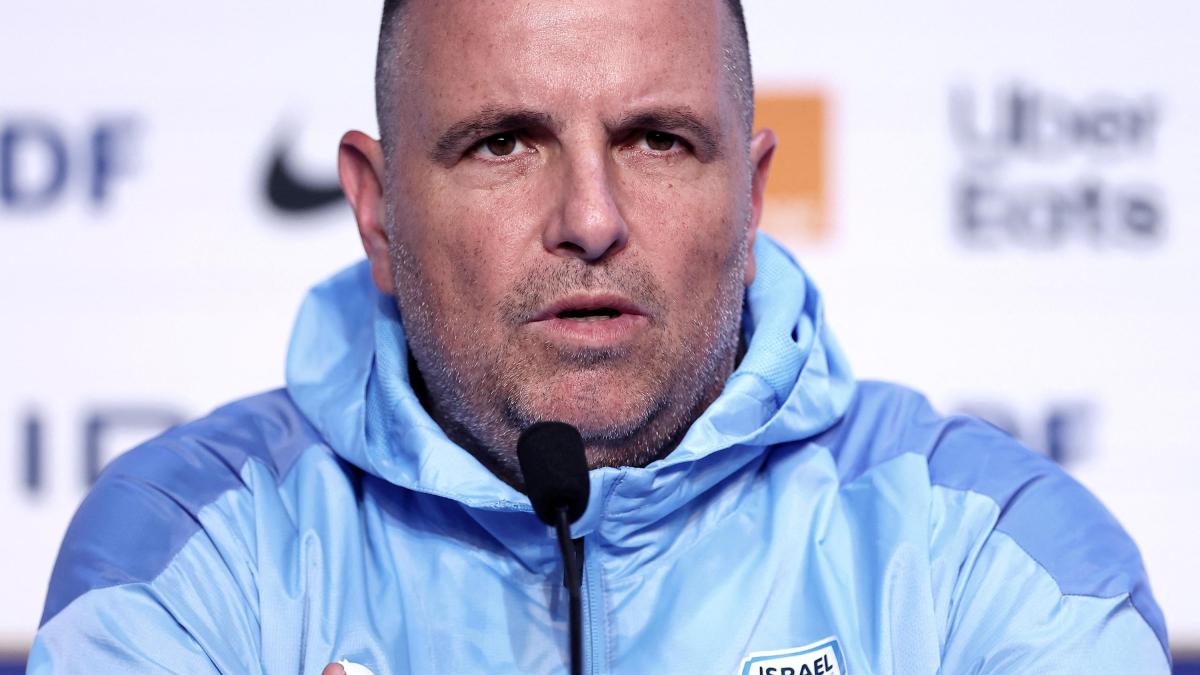 Shimon, il ct di Israele: "Pensiamo solo alla partita e a portare felicità al nostro popolo" Shimon, il ct di Israele: "Pensiamo solo alla partita e a portare felicità al nostro popolo"