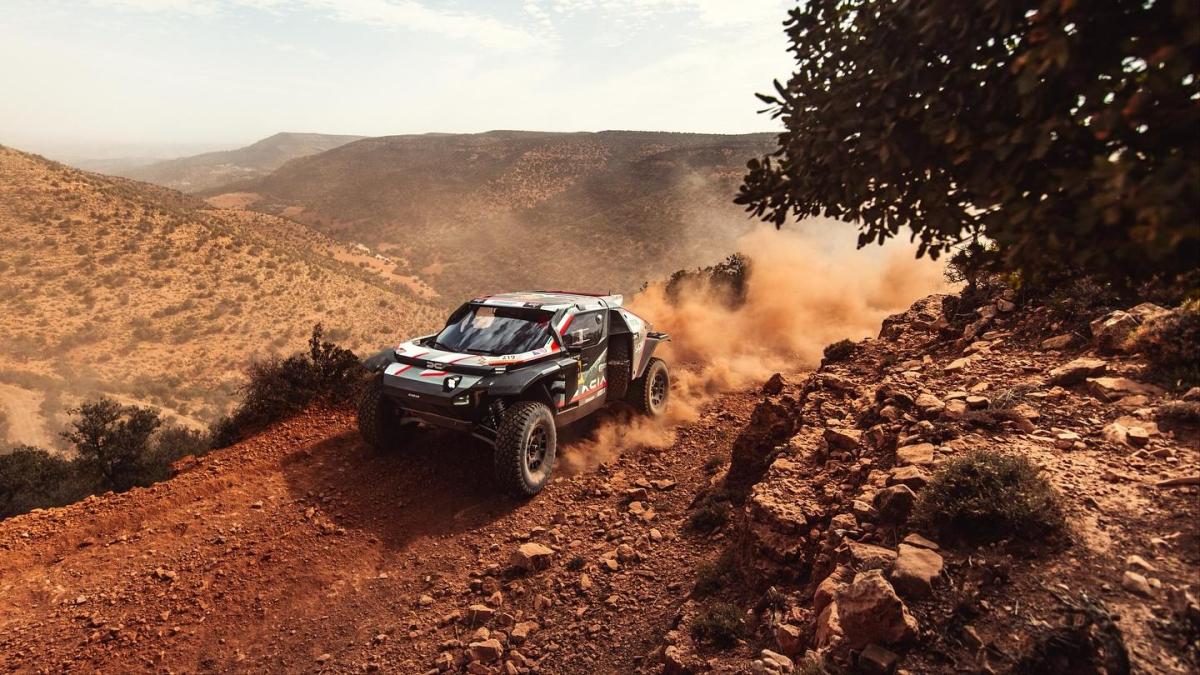 Rally Marocco, Loeb (Dacia) vince la prima tappa: "Auto più solida e nuovo navigatore, nel 2026 punto a vincere la Dakar"